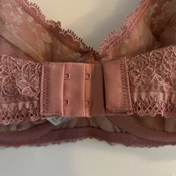 REVEAL LINGERIE • Rose Laced Bra • 34DD • - Picture 7 of 8